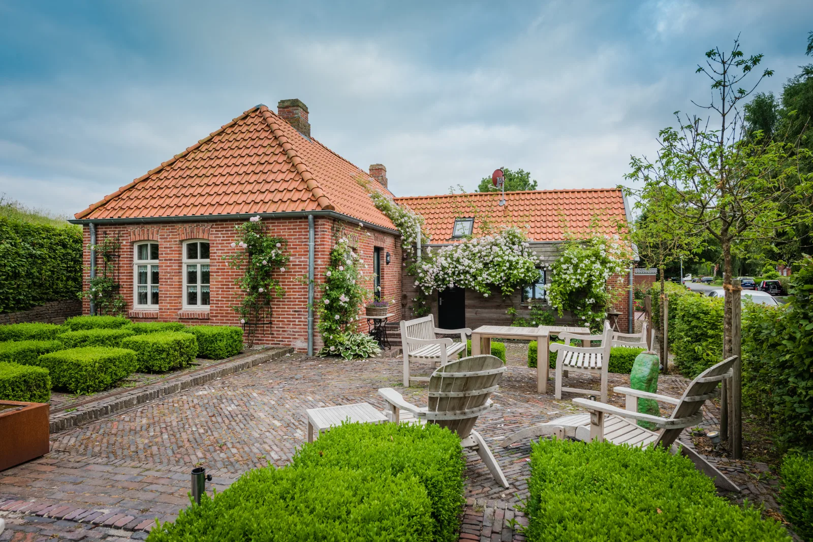 Deichhaus am Greetsieler Hafen / "Oma Geertje"
