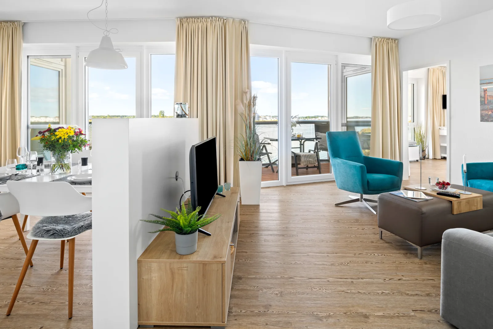 Nordmole 11 Panorama-Wasserwohnung