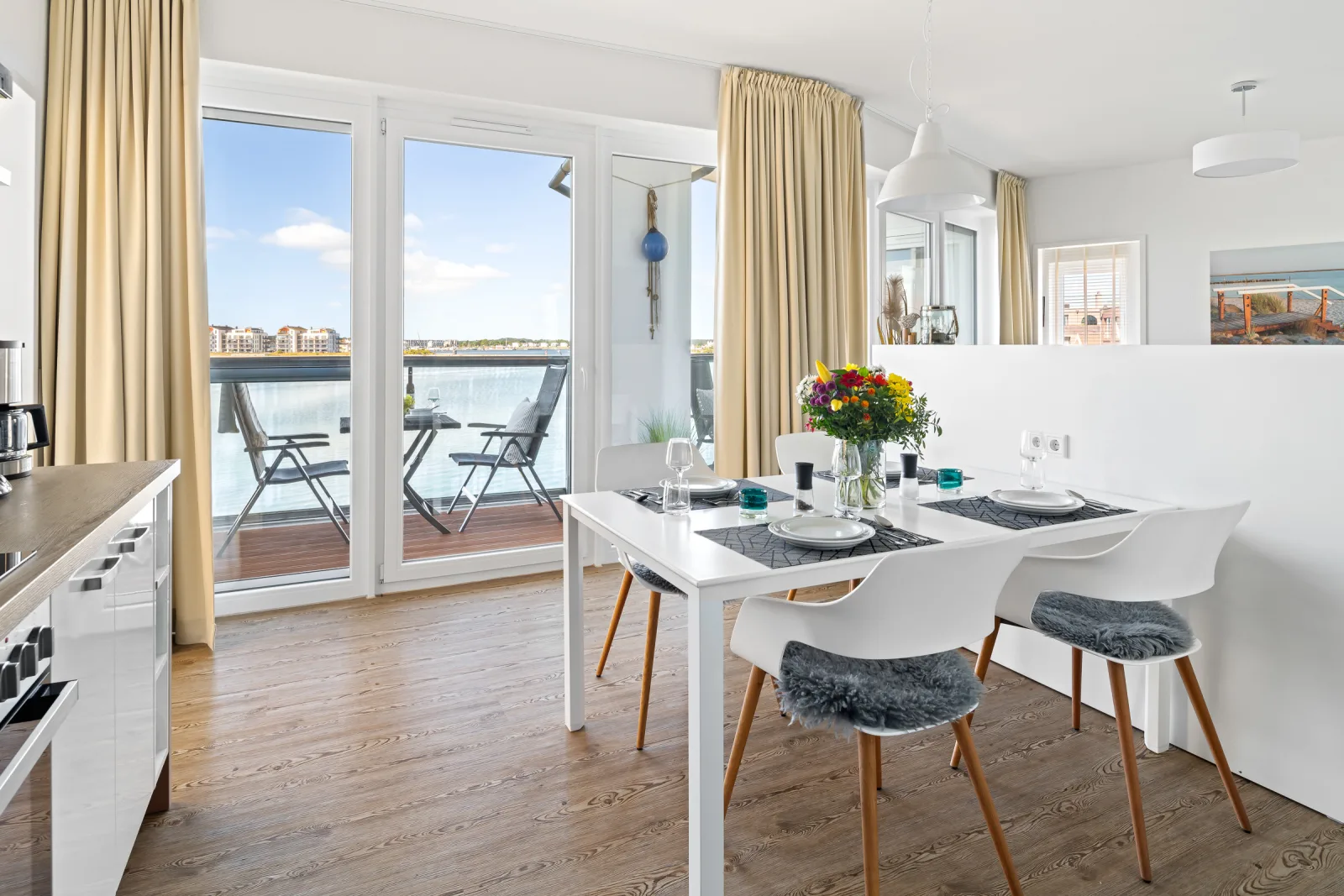 Nordmole 11 Panorama-Wasserwohnung