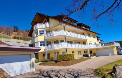 "Schwarzwaldblick" Ferienwohnung 2-4 Pers. (65qm), schöne ruhige Südhanglage mit herrl. Aussicht