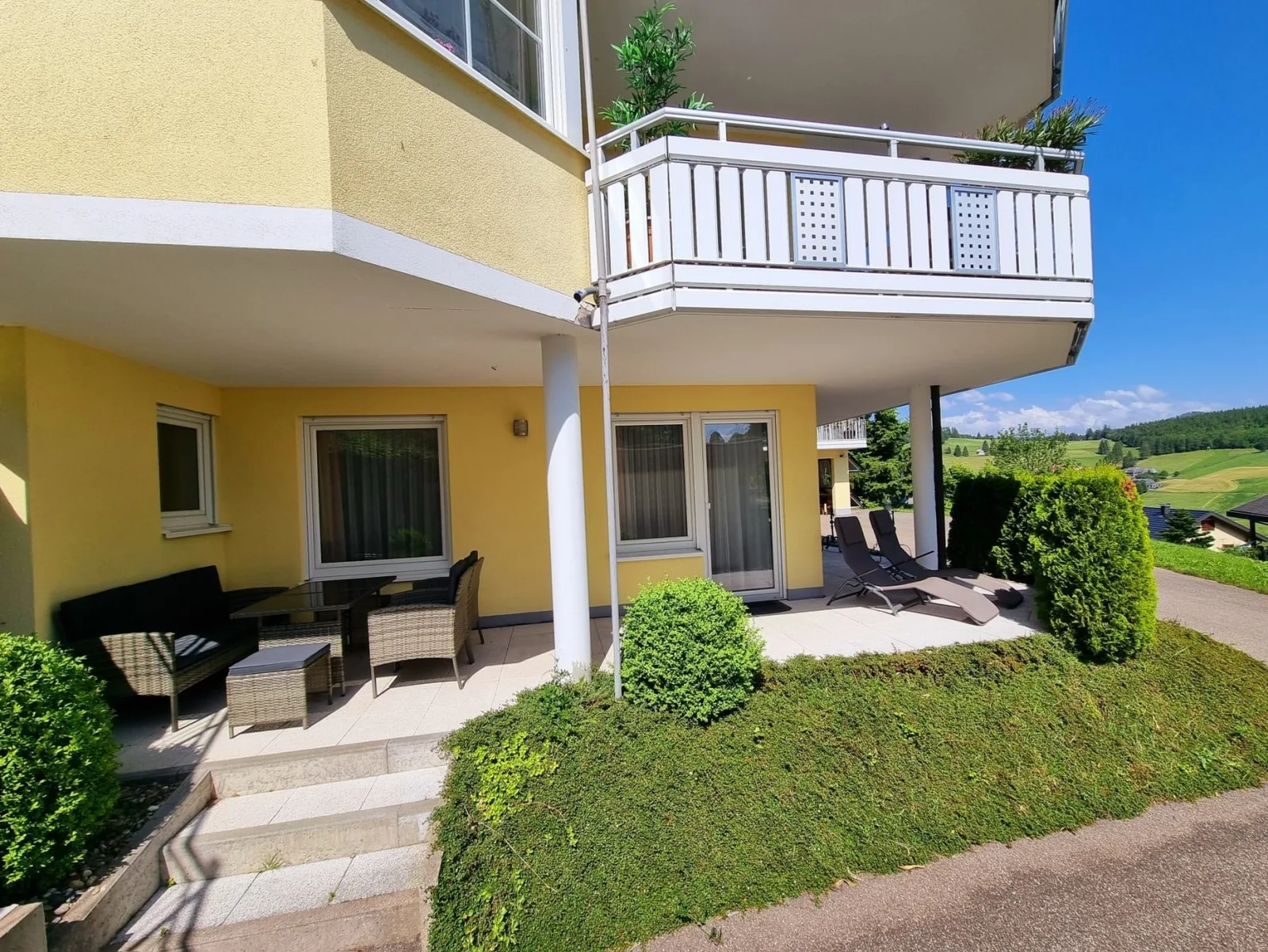 "Schwarzwaldblick" Ferienwohnung 2-4 Pers. (65qm), schöne ruhige Südhanglage mit herrl. Aussicht