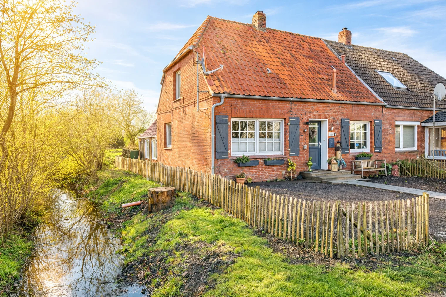 Huus an`t Dörpsdiek