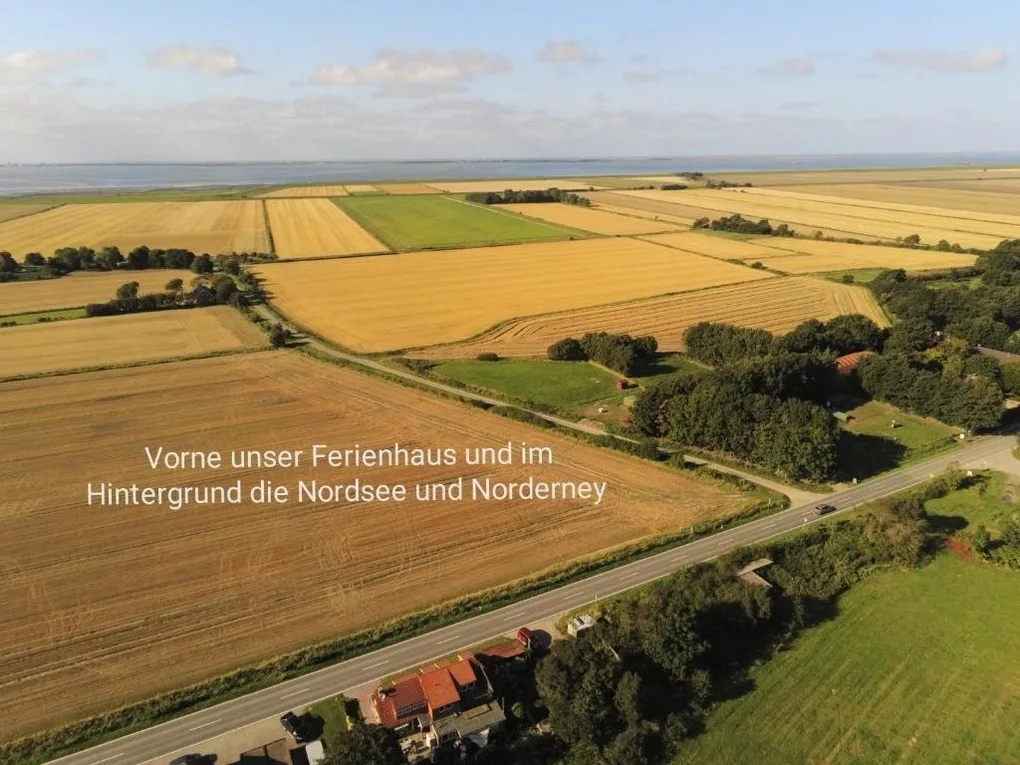 Ferienhaus : Huus an`t Diek, Maisonette Wohnung in Deichnähe, Nähe Norddeich