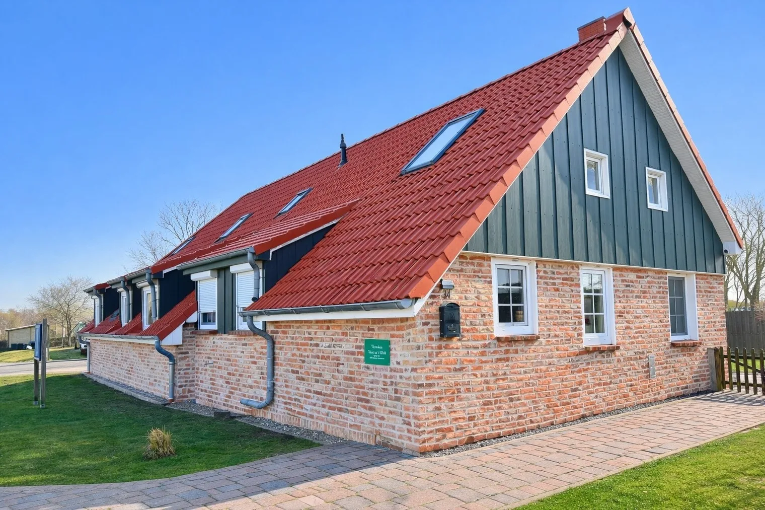 Ferienhaus : Huus an`t Diek, Maisonette Wohnung in Deichnähe, Nähe Norddeich
