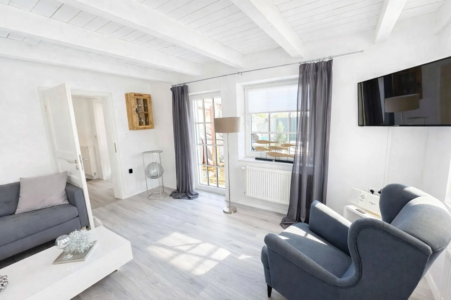 Ferienhaus : Huus an`t Diek, Maisonette Wohnung in Deichnähe, Nähe Norddeich