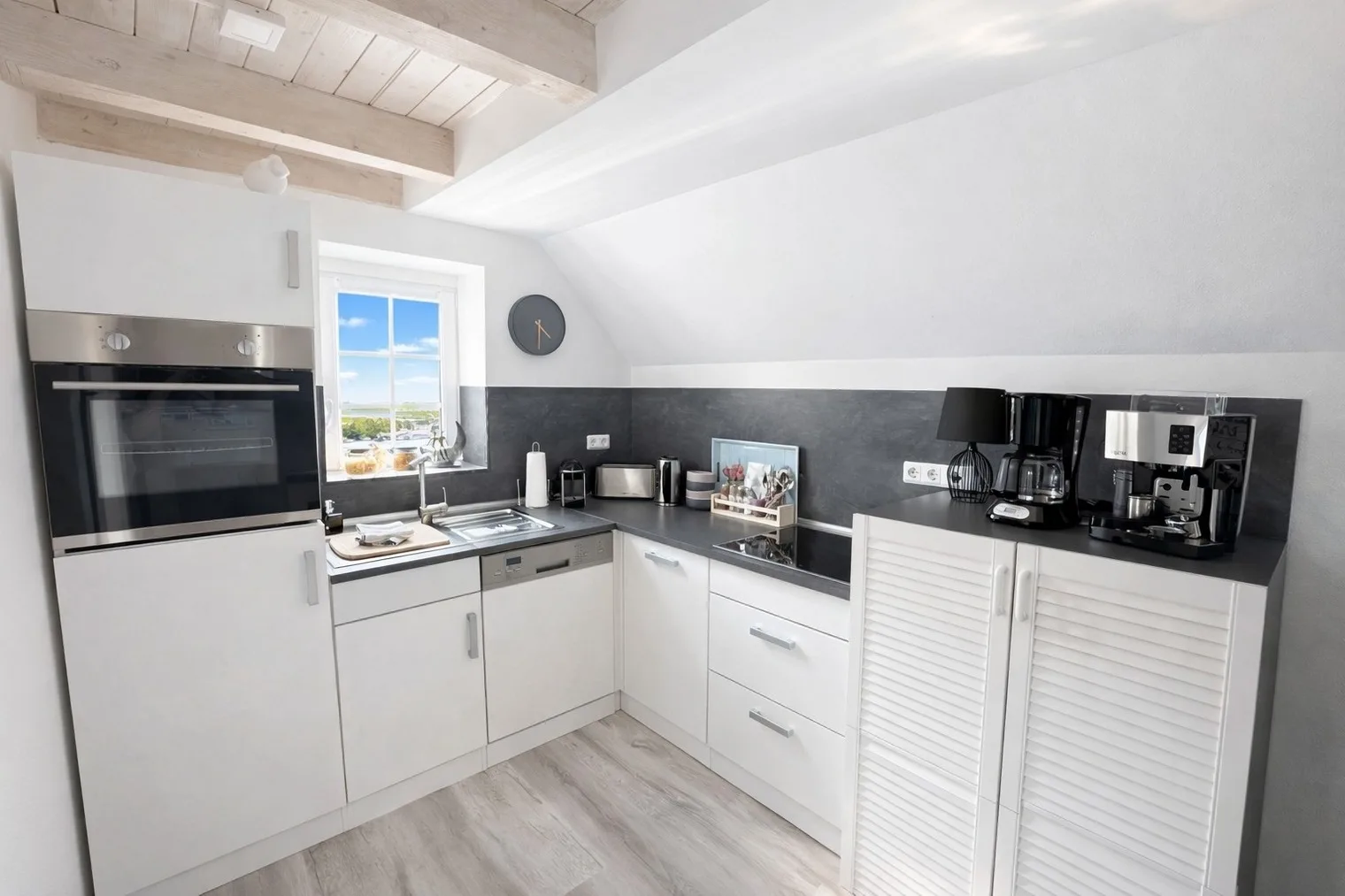 Ferienhaus : Huus an`t Diek, Maisonette Wohnung in Deichnähe, Nähe Norddeich