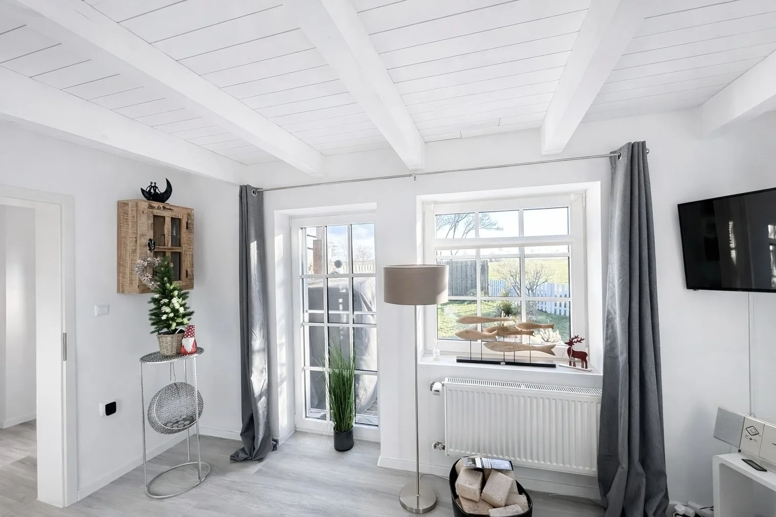 Ferienhaus : Huus an`t Diek, Maisonette Wohnung in Deichnähe, Nähe Norddeich