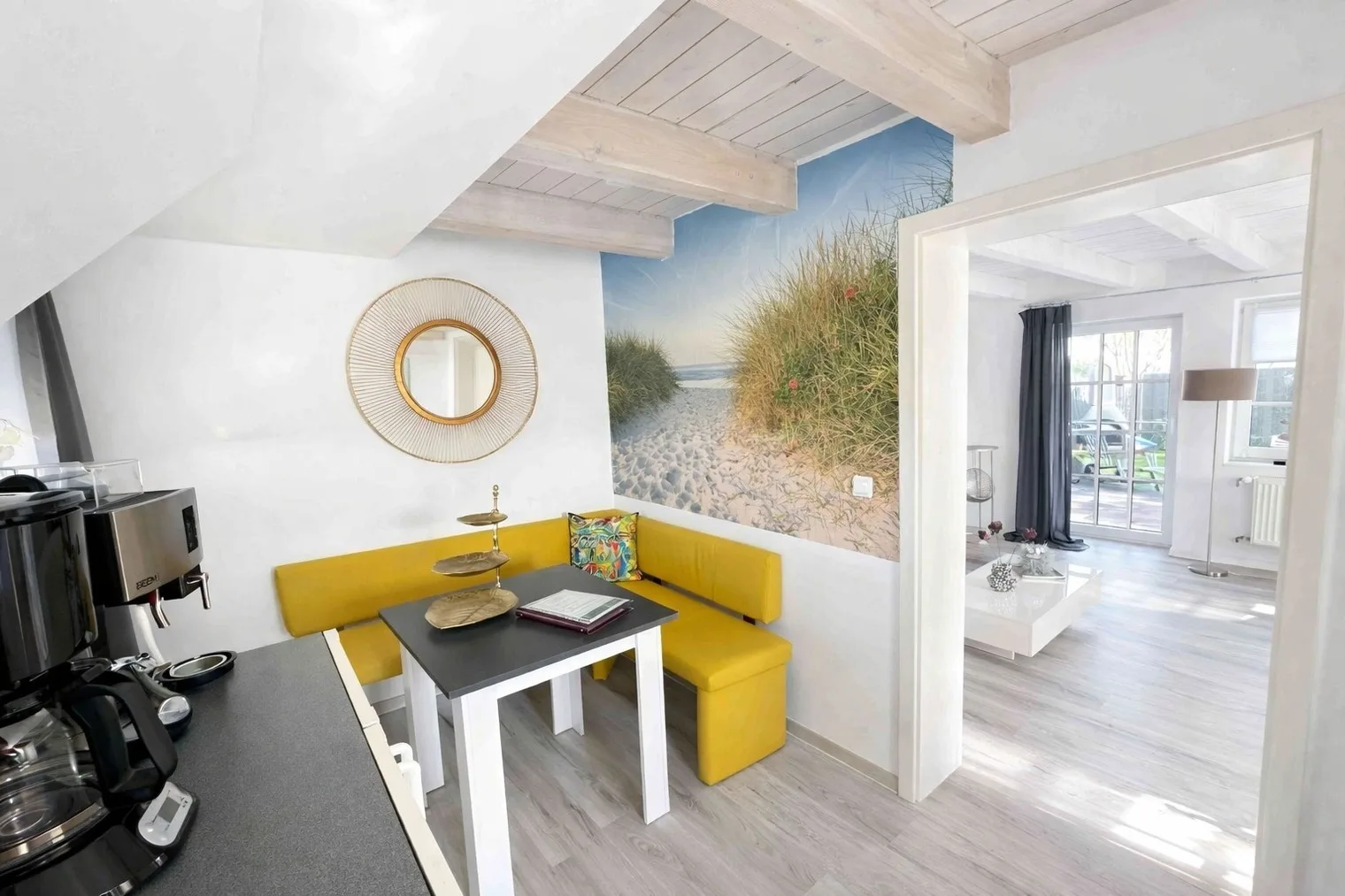 Ferienhaus : Huus an`t Diek, Maisonette Wohnung in Deichnähe, Nähe Norddeich
