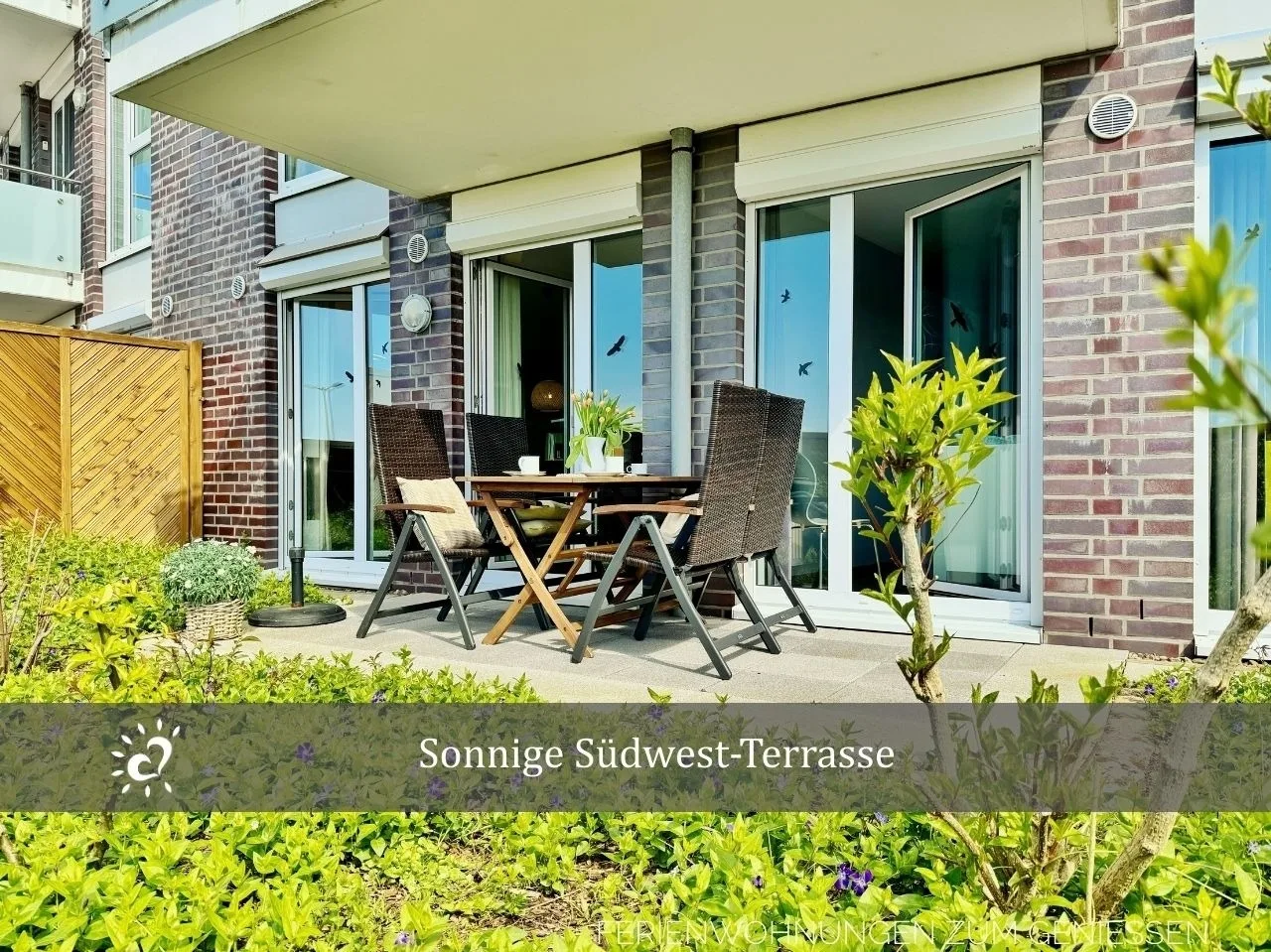Ferienwohnung De Tuunkrüper mit Deichblick Nordseeluft von der Terrasse aus