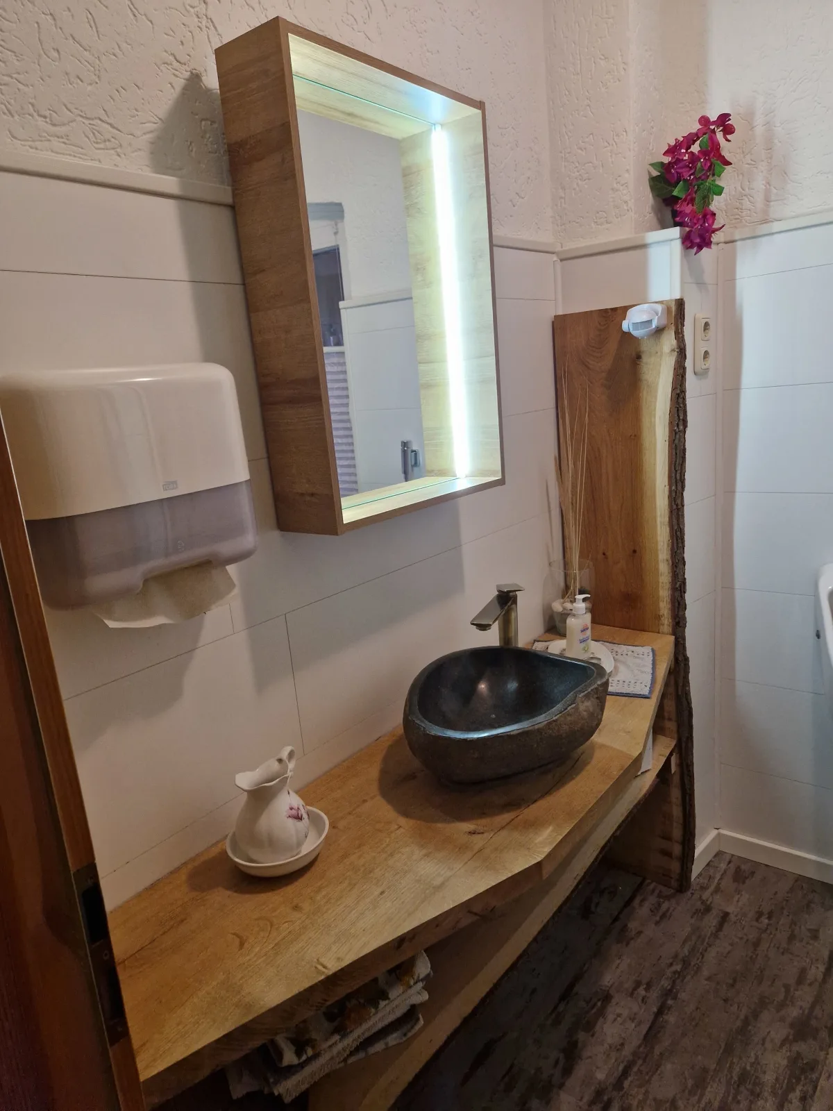 Großes Ferienhaus Nordhastedt  2- 6 Personen 16 km zur Nordsee  24 km Büsum  45km St. Peter Ording