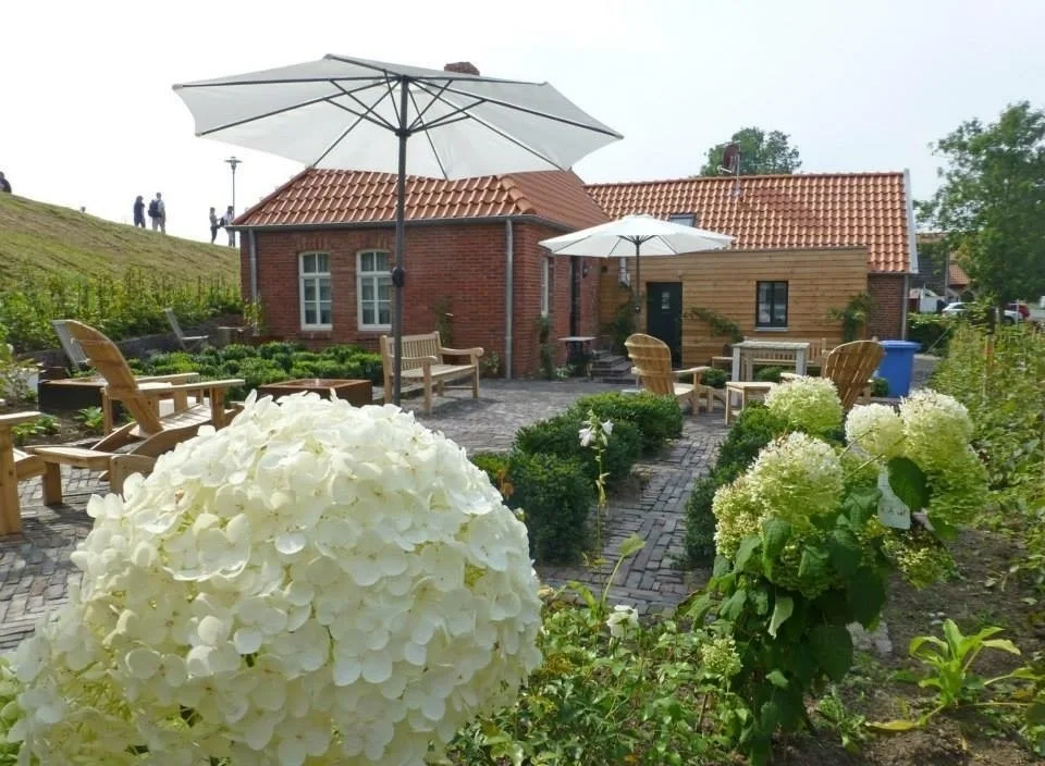 Deichhaus am Greetsieler Hafen / "Uroma Jaaptje"