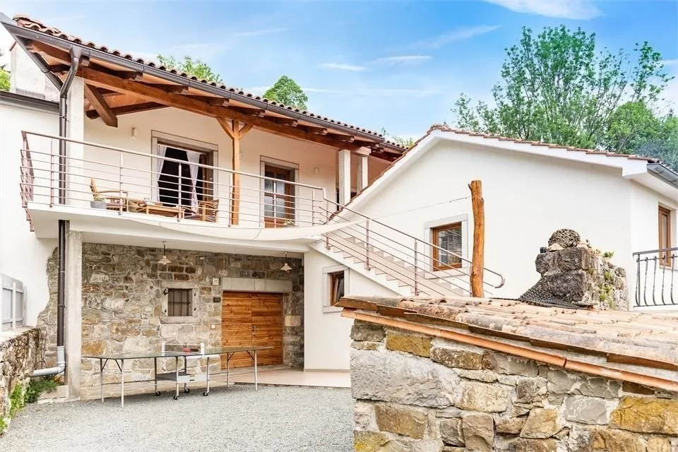 Raspor House