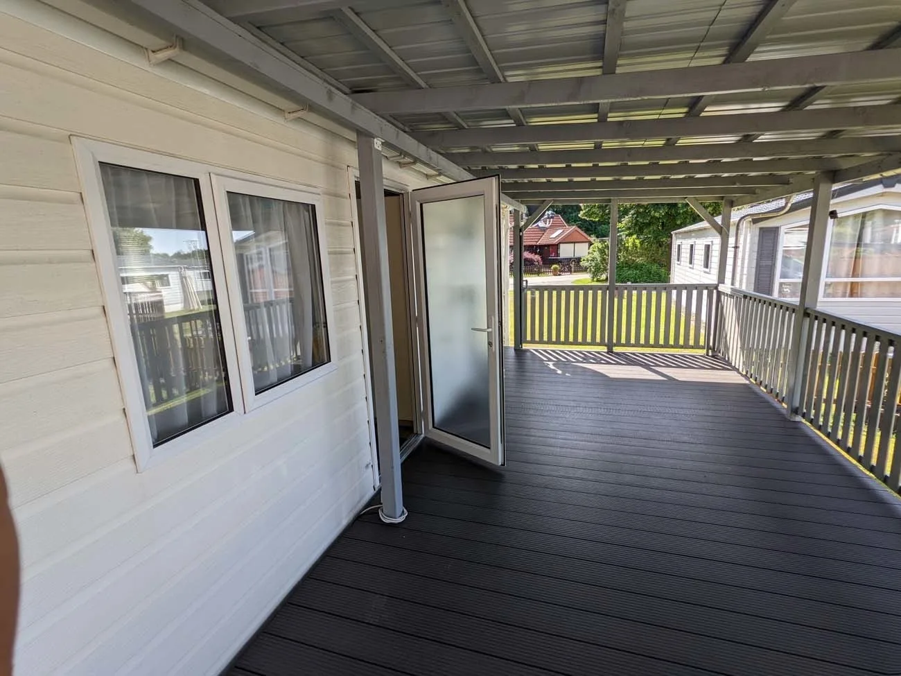 Chalet Kegelrobbe mir riesiger überdachter Terrasse am Kransburger See (544)