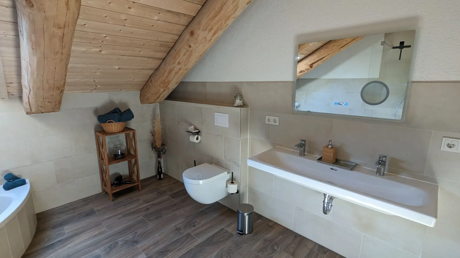 Waldzeit Lodge - Ferienwohnung Eule