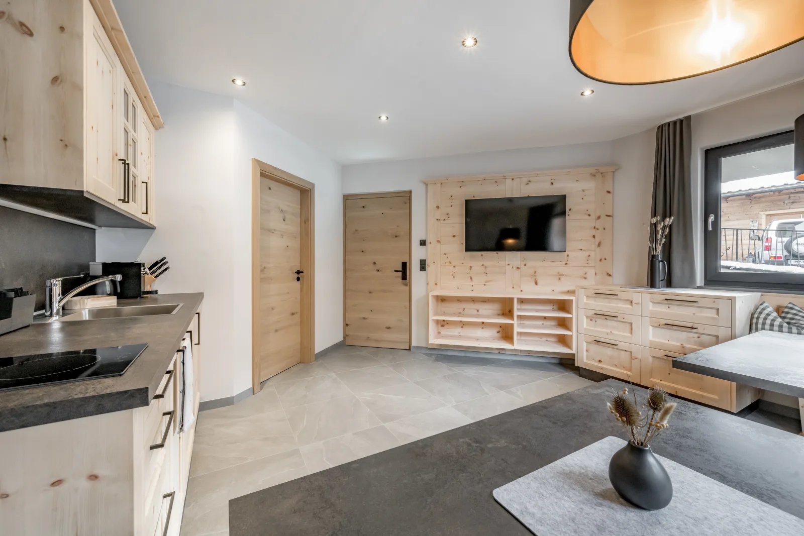 Falkners Five - Apartment four