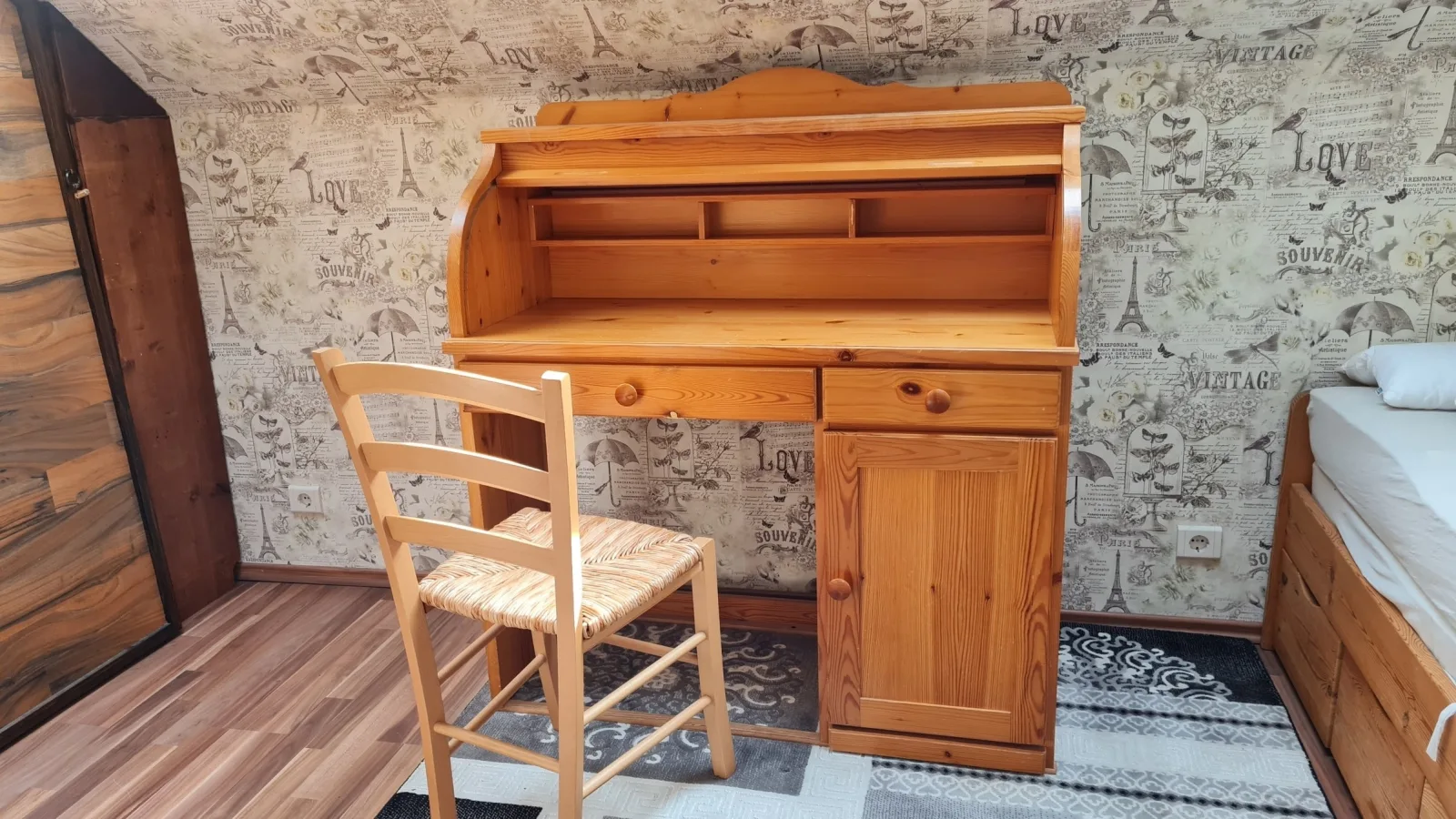 Pension Kapellenstraße - Ferienwohnung  mit individueller Ausstattung - jedes Zimmer ist anders. Komplette Küche.