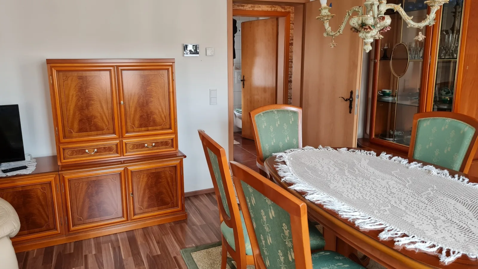 Pension Kapellenstraße - Ferienwohnung  mit individueller Ausstattung - jedes Zimmer ist anders. Komplette Küche.