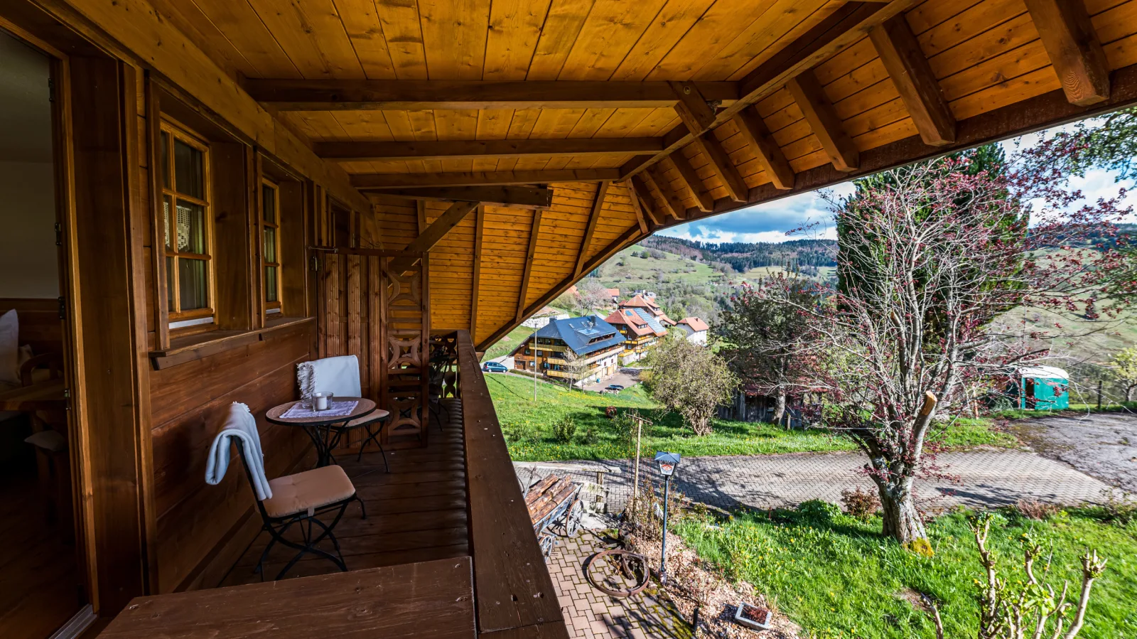 Gästehaus Holzer Kreuz - Gästezimmer Veilchen für 2 Personen inkl. Landfrühstück