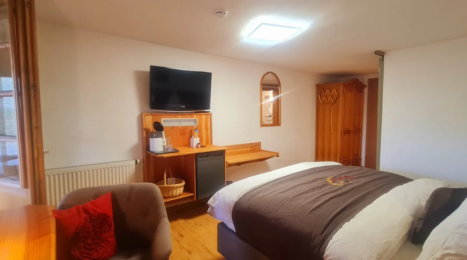 Gästehaus Holzer Kreuz - Gästezimmer Veilchen für 2 Personen inkl. Landfrühstück