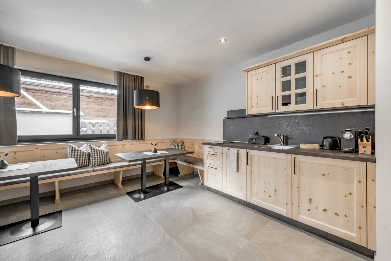 Falkners Five - Apartment one