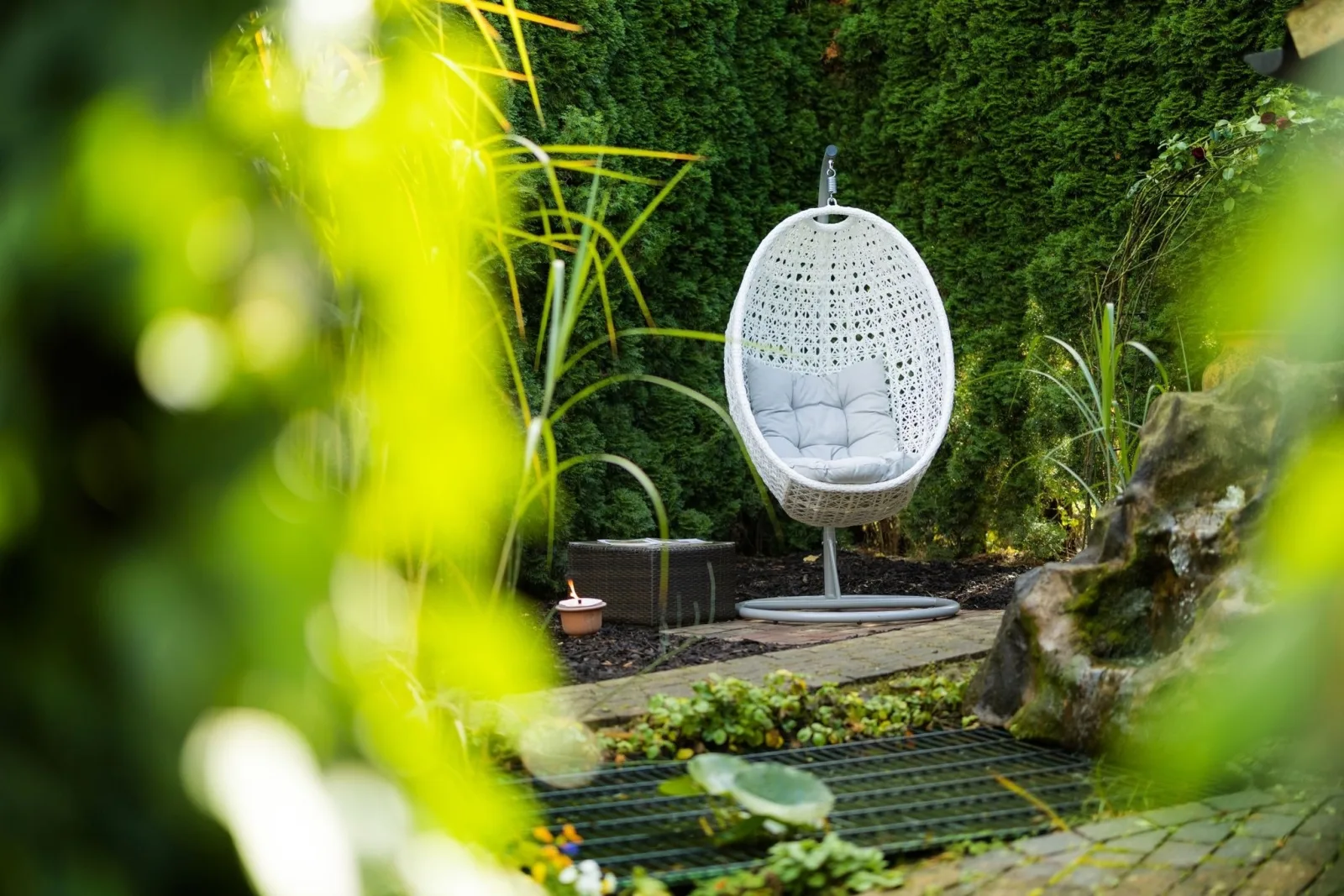 Gartenfewo mit 2 Schlafzimmern und 2 WLAN Homeofficeplätzen. Waschtrockner sowie Smart-TV und kostenlose Parkplätze.
