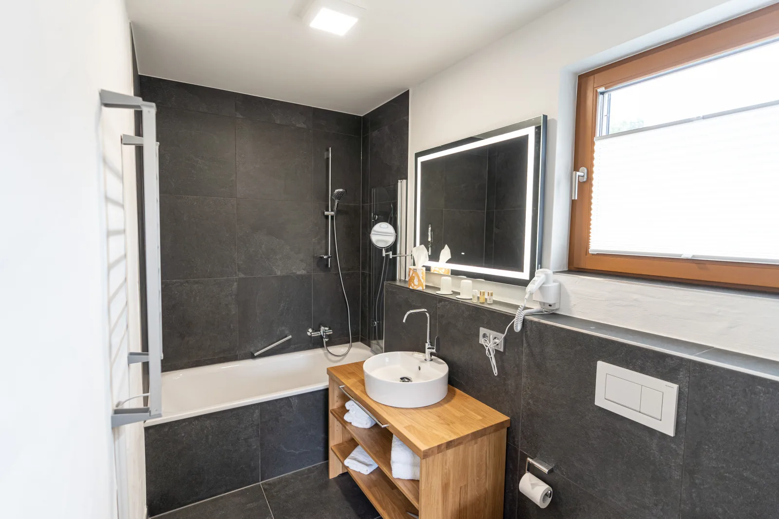 Kleines Chalet mit Whirlpool und Sauna