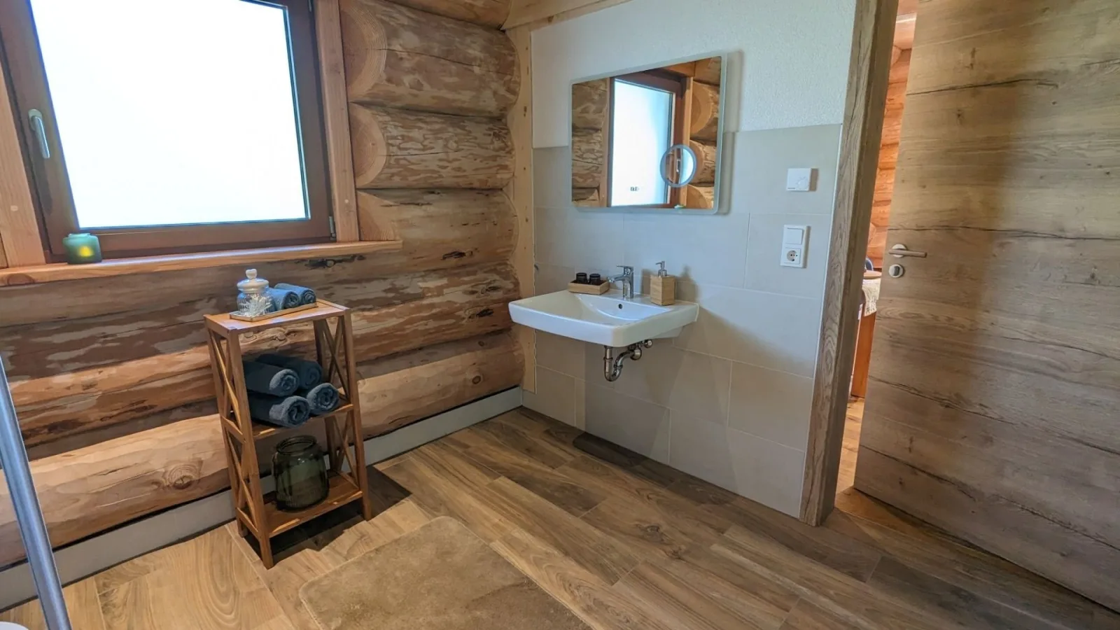 Waldzeit Lodge - Ferienwohnung Fuchs