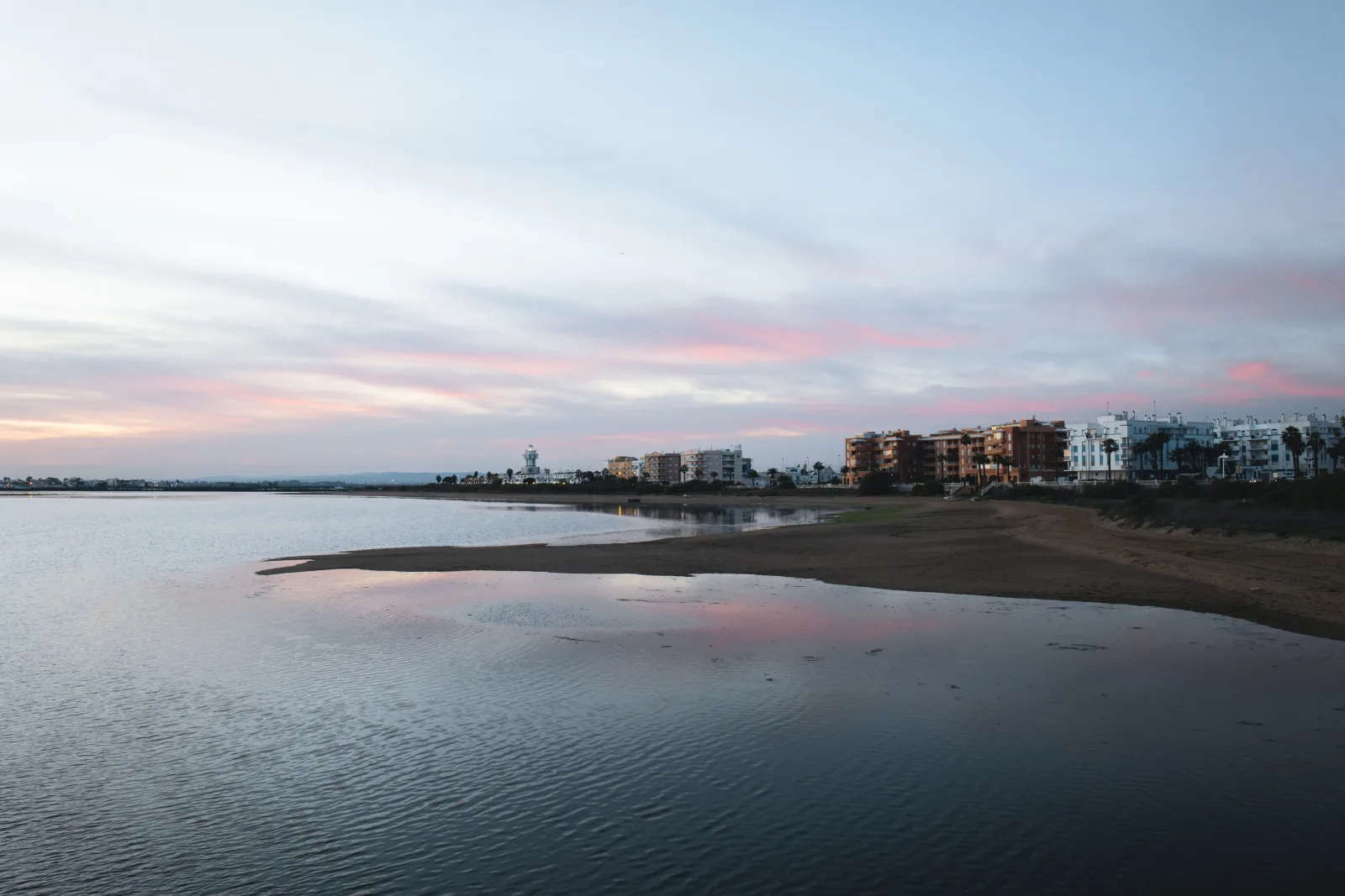 Tolles Ferienhaus mit Sonnenterrasse direkt am Meer