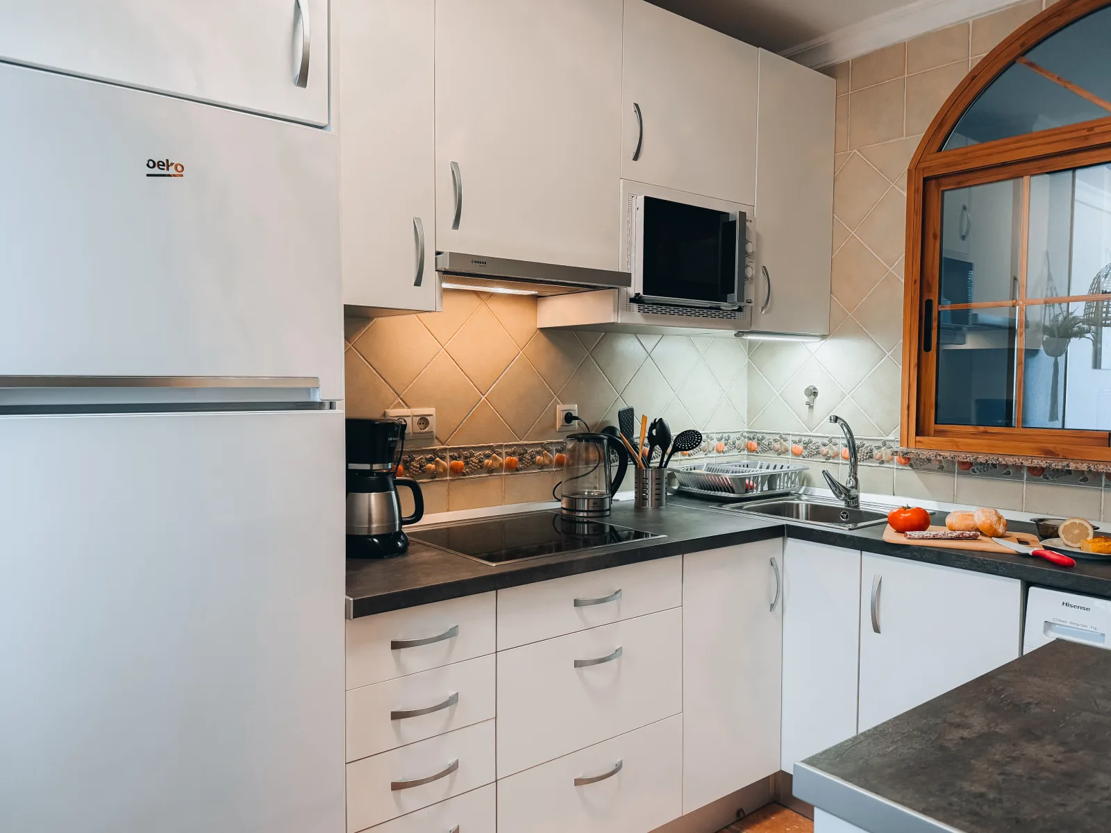 Tolles Ferienhaus mit Sonnenterrasse direkt am Meer