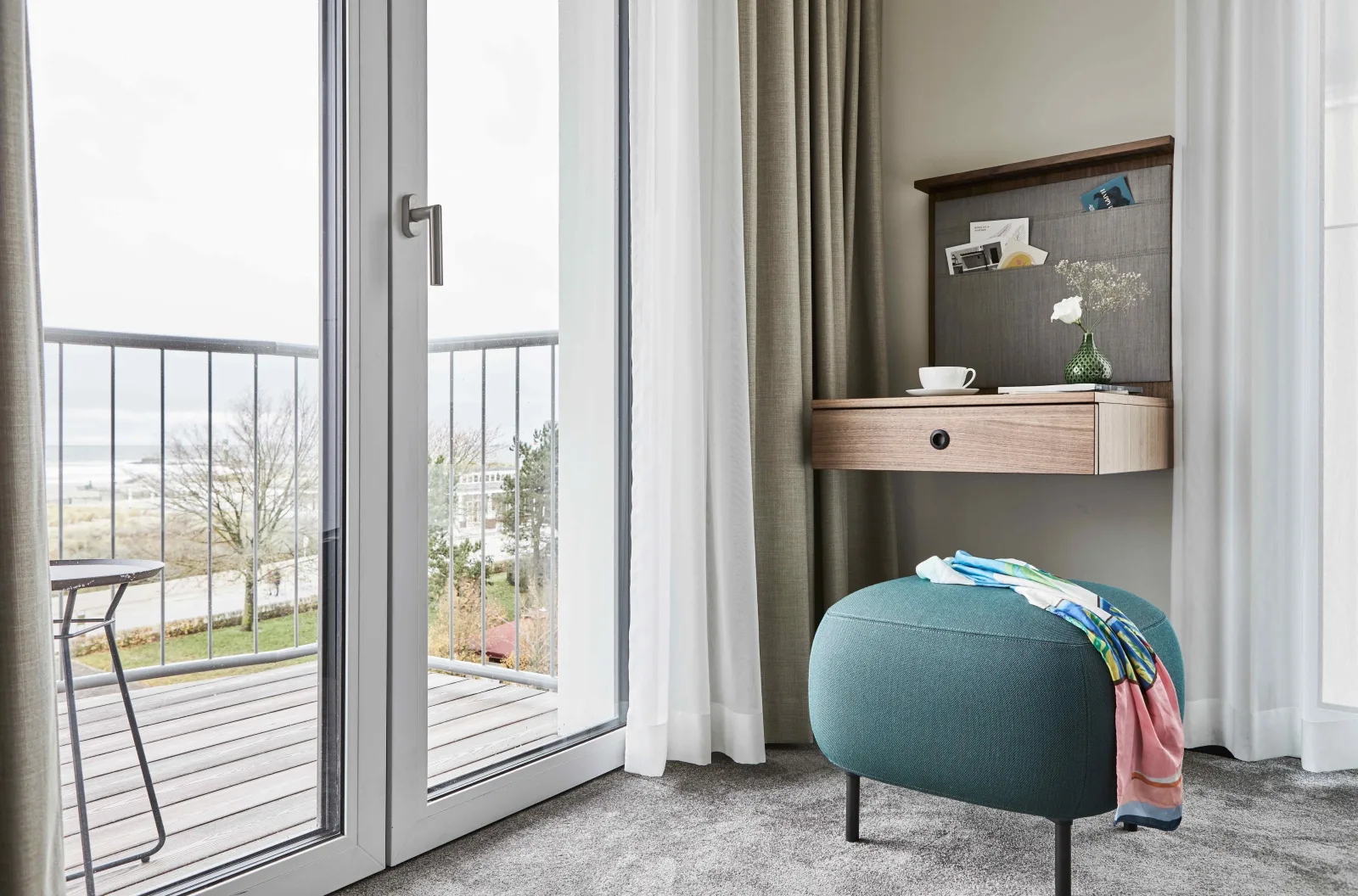 Baltic Hideaway Beach Hotel Warnemünde - Sky Suite mit Dachterrasse und Meerblick-Whirlpool