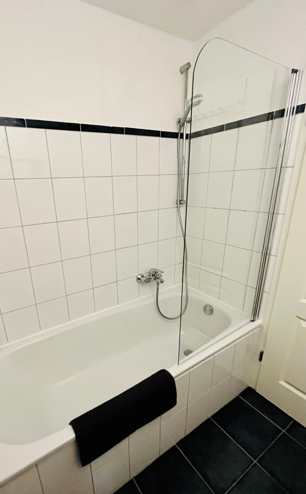 AyCatcherHomes - Sirius | Old Town | 2BR | 4 Guests