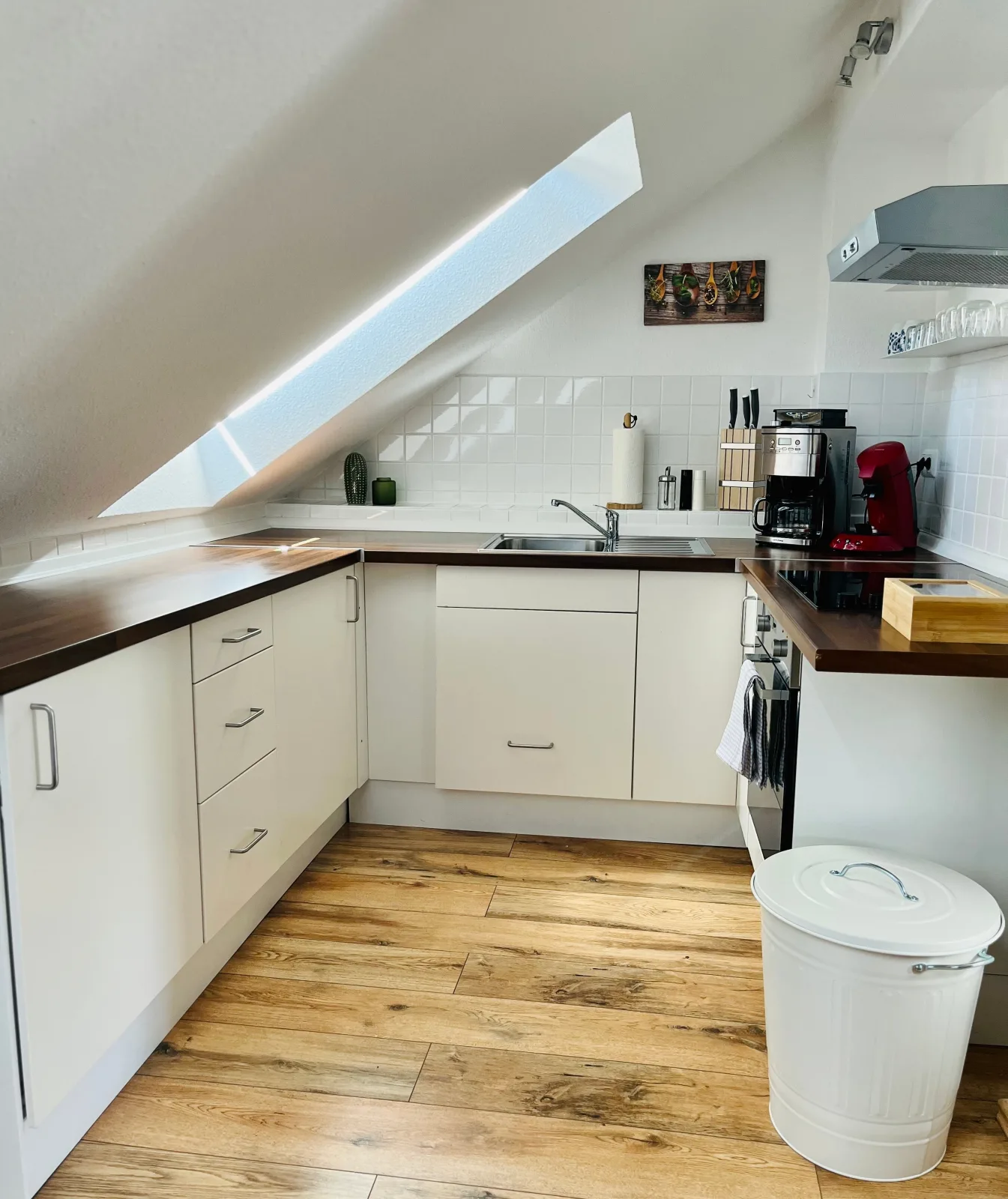 AyCatcherHomes - Sirius | Old Town | 2BR | 4 Guests