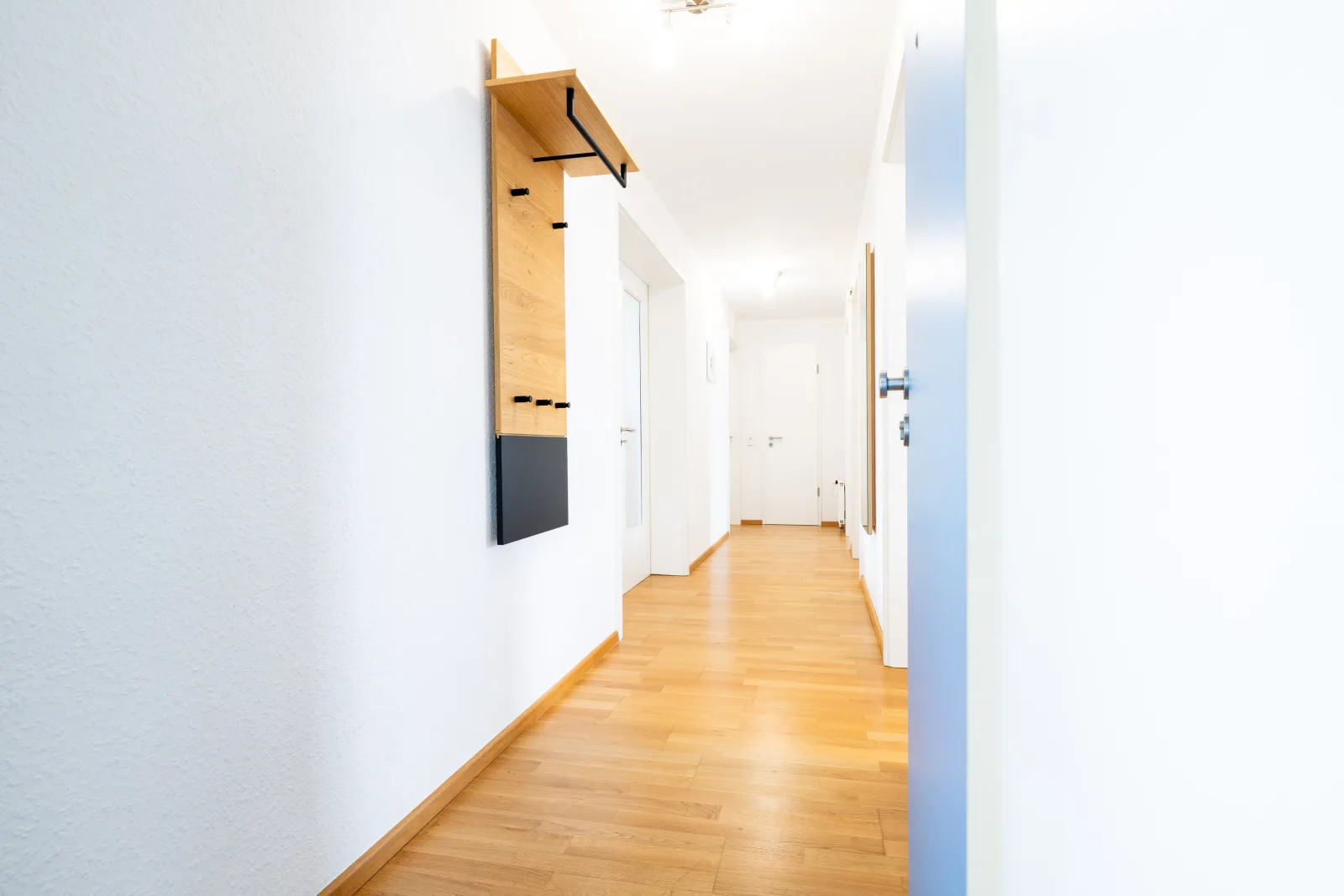 Großzügige Ferienwohnung in Wilhelmshaven am Südstrand mit Balkon & Meerblick | Wohnung 28
