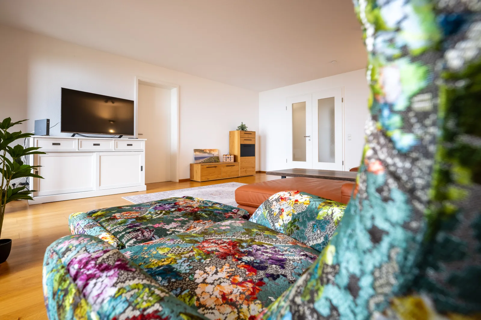 Großzügige Ferienwohnung in Wilhelmshaven am Südstrand mit Balkon & Meerblick | Wohnung 28