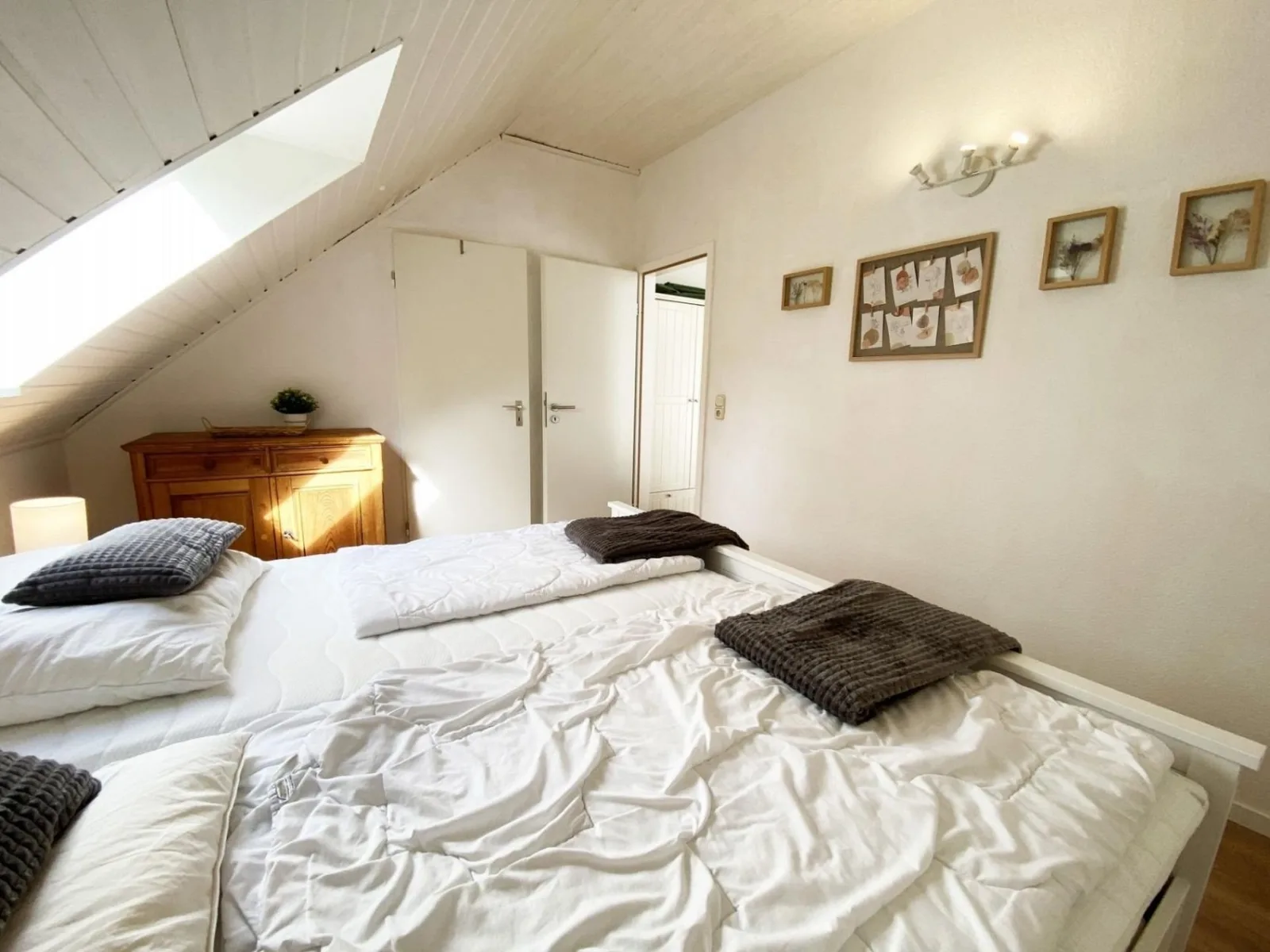 Ferien im Wangerland - Haus Wiesenweg - Ferienwohnung  1 (1.OG)