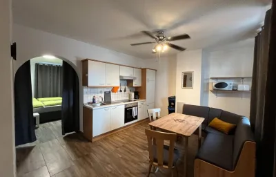 3100: Apartment RATZERSDORFER SEEN / Top 7