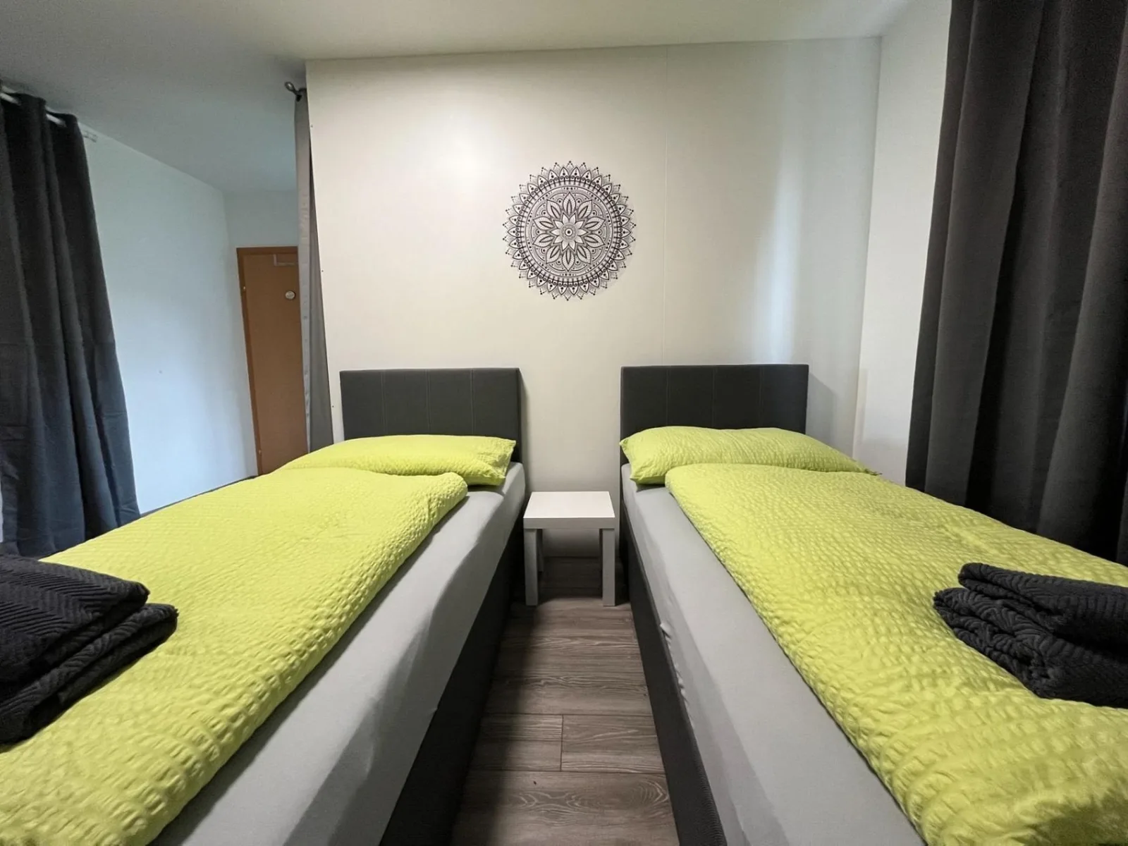 3100: Apartment RATZERSDORFER SEEN / Top 7