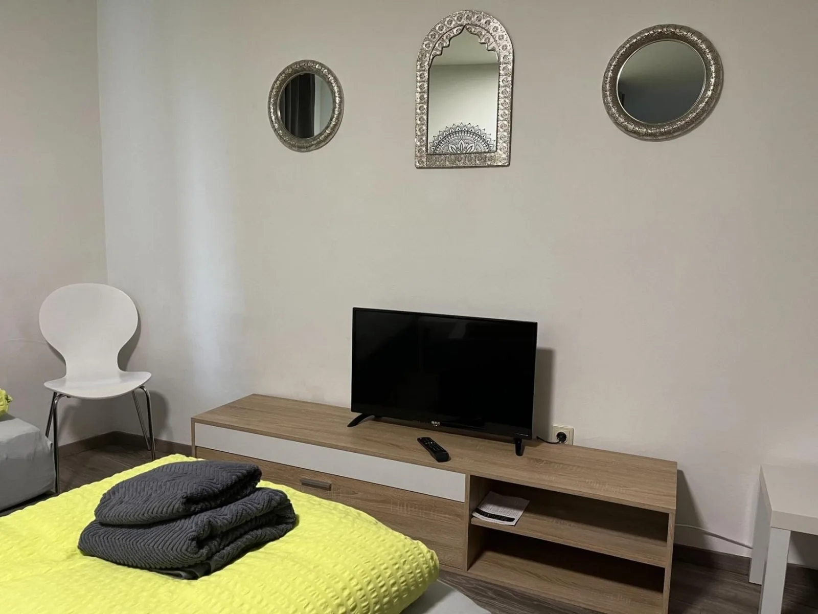 3100: Apartment RATZERSDORFER SEEN / Top 7