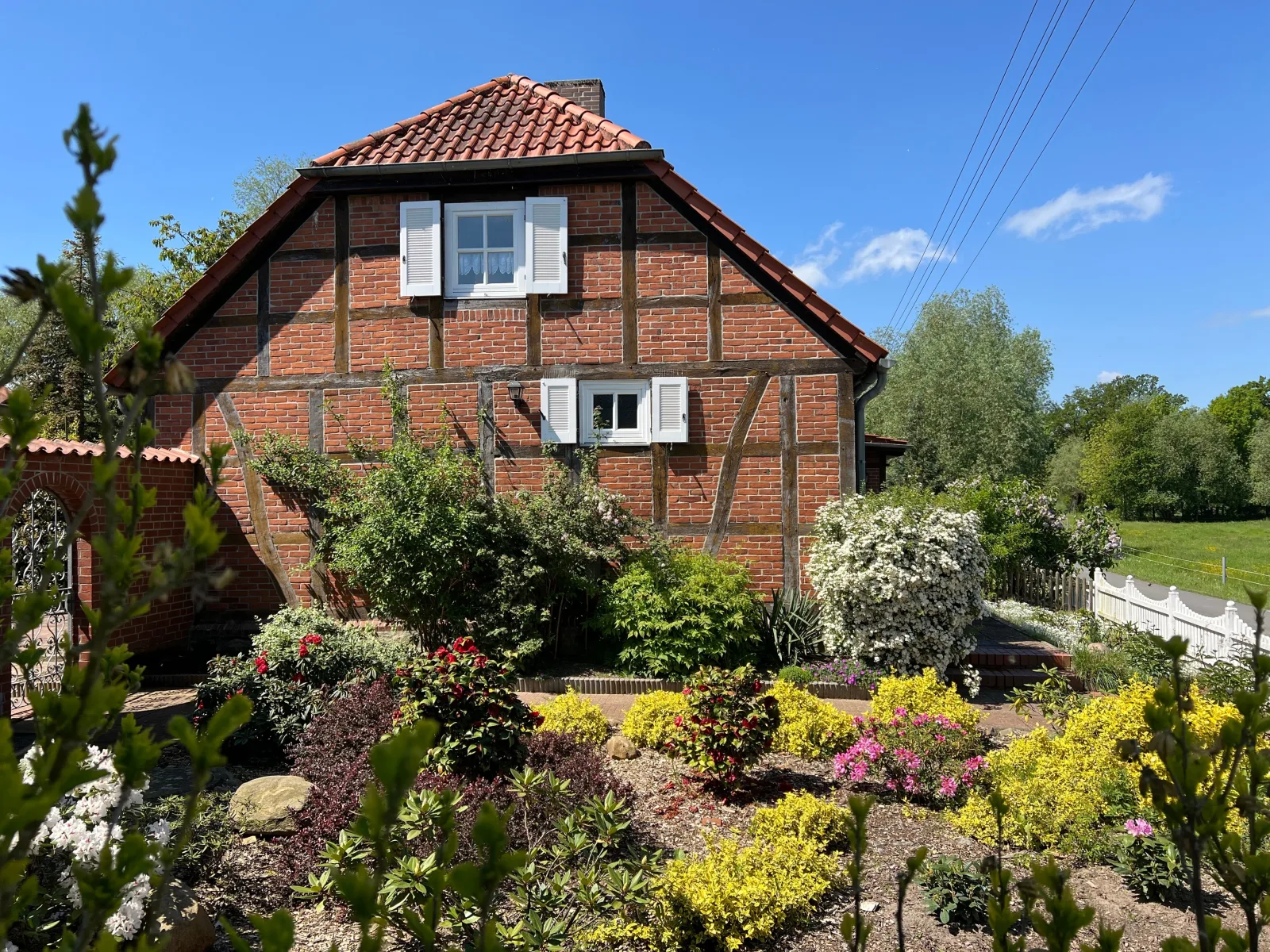 Elbwiesenhaus mit schönen Garten