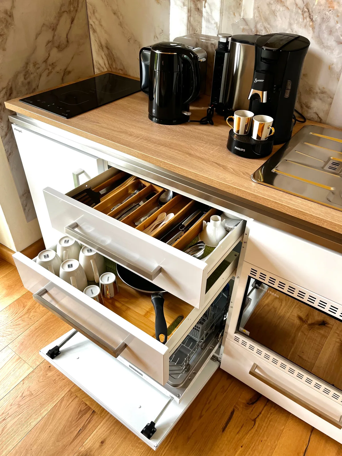 Apartment Gold und Silber