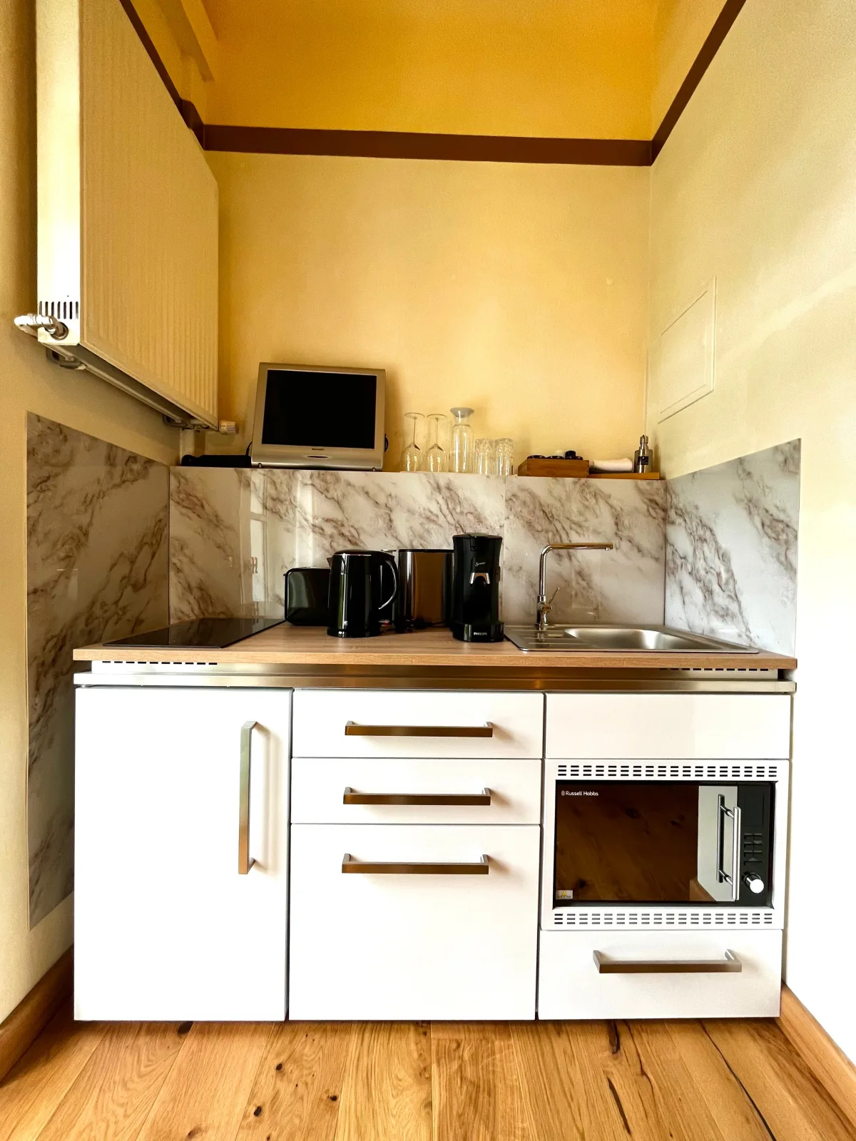 Apartment Gold und Silber