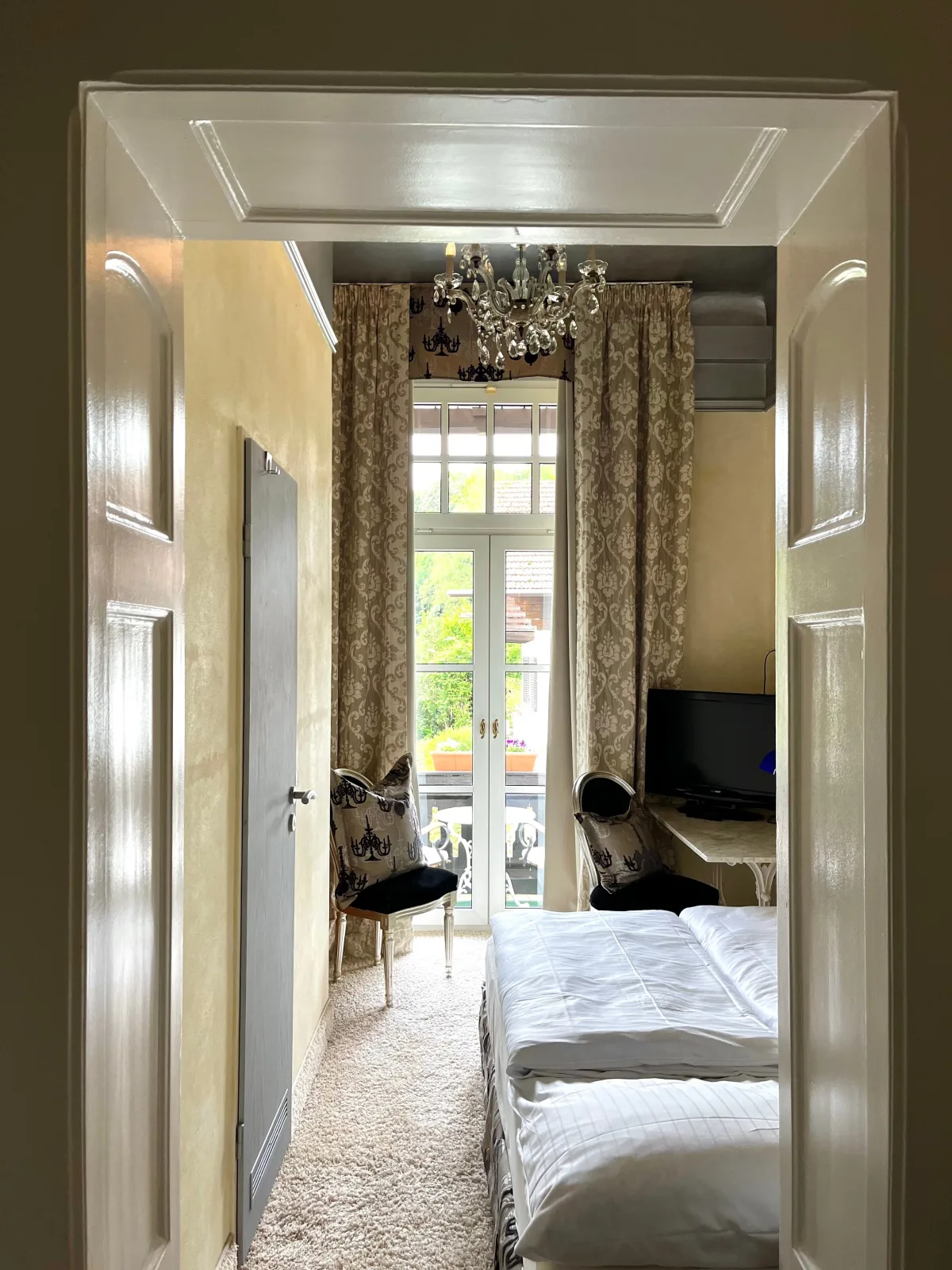 Apartment Gold und Silber