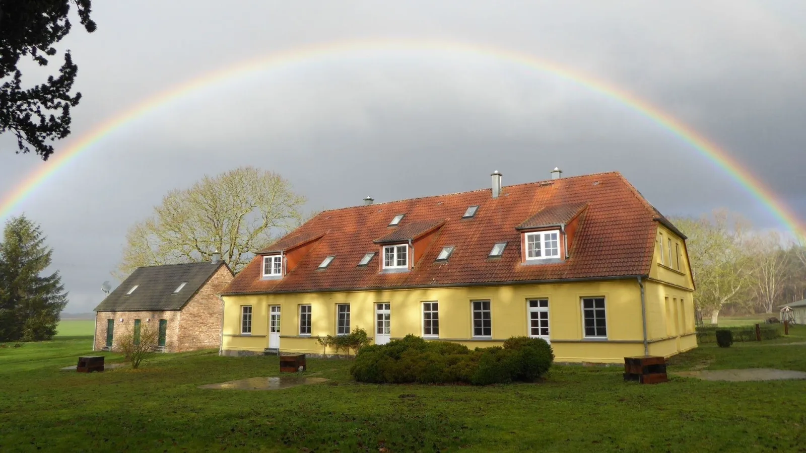  Gut Rattelvitz Galerie D, hochwertig, Sauna, Kamin, eTankstelle, Spielscheune, 15.000qm Parkland