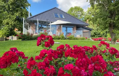 Feriendomizil Rosenhuus  - Hochwertiger Nordseeurlaub mit Sauna und Kamin im idyllischen Butjadingen