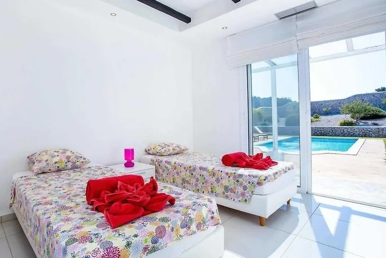 Villa Franky Ladiko+heizbarer Pool