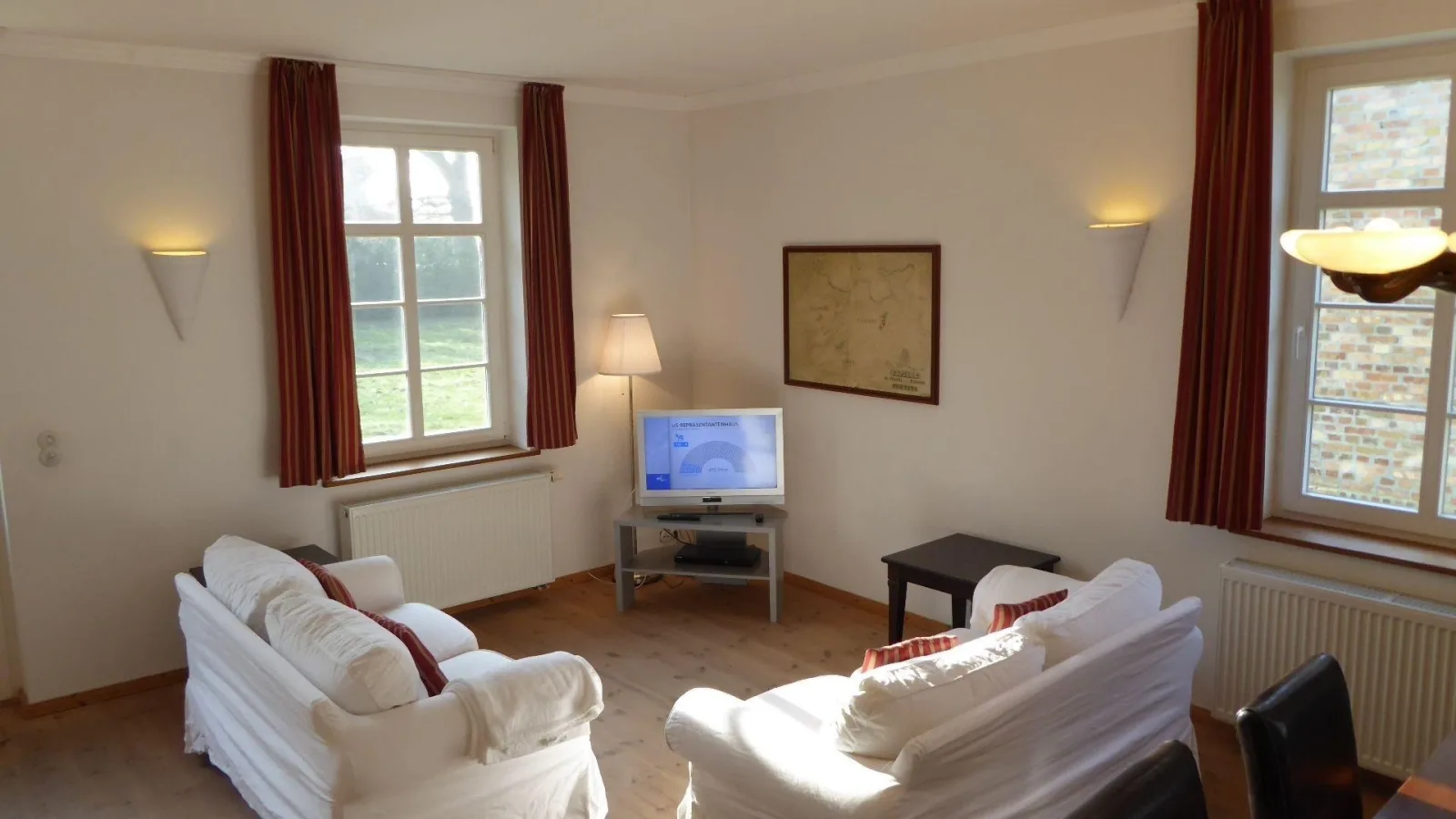 Gut Rattelvitz Parterre A, hochwertig, Sauna, Kamin, eTankstelle, Spielscheune, 15.000qm Parkland
