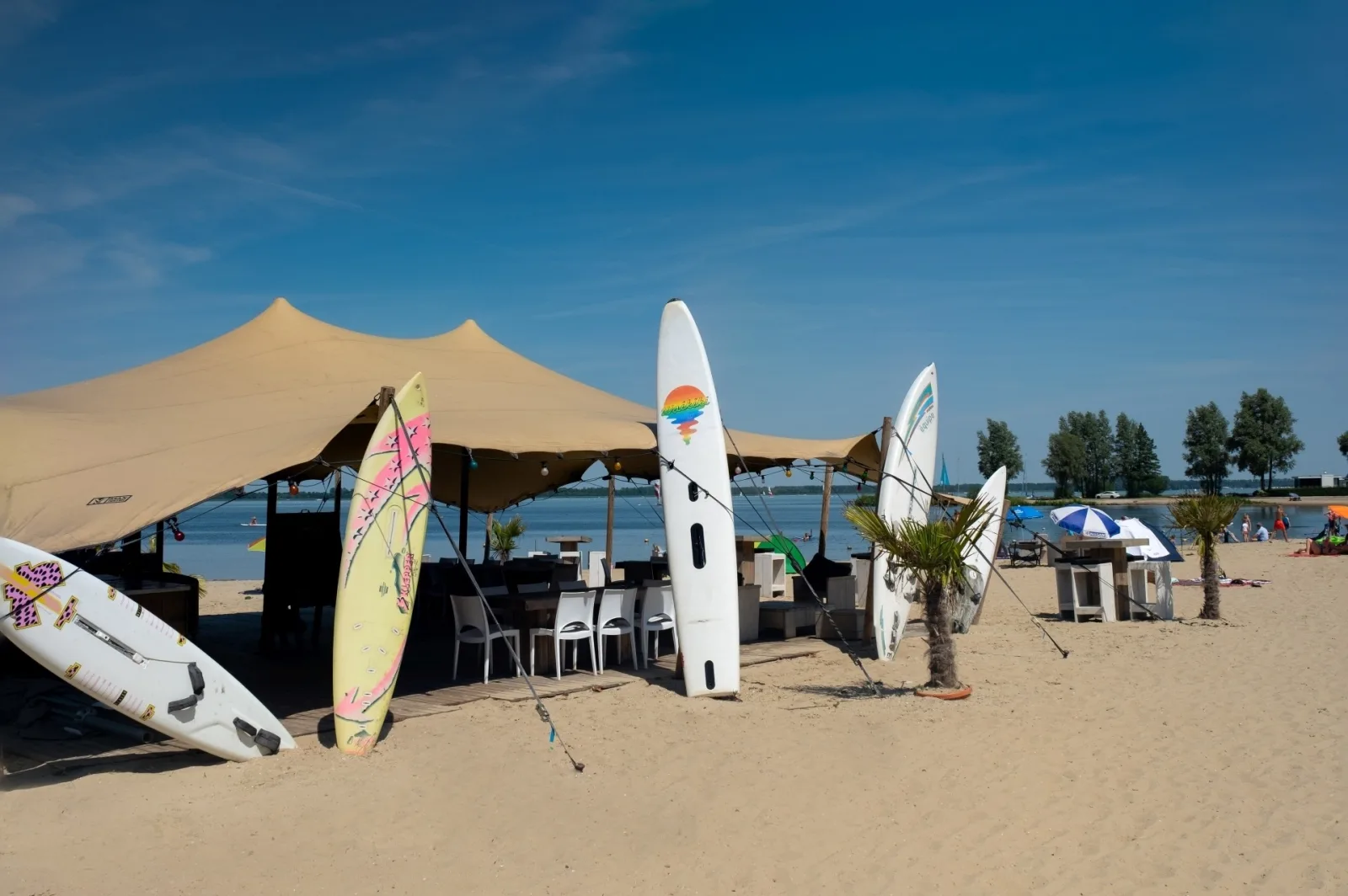Royale Cube mit Dachterrasse. Meerblick und Strand