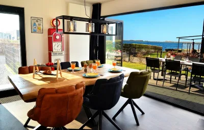 Royale Cube mit Dachterrasse. Meerblick und Strand