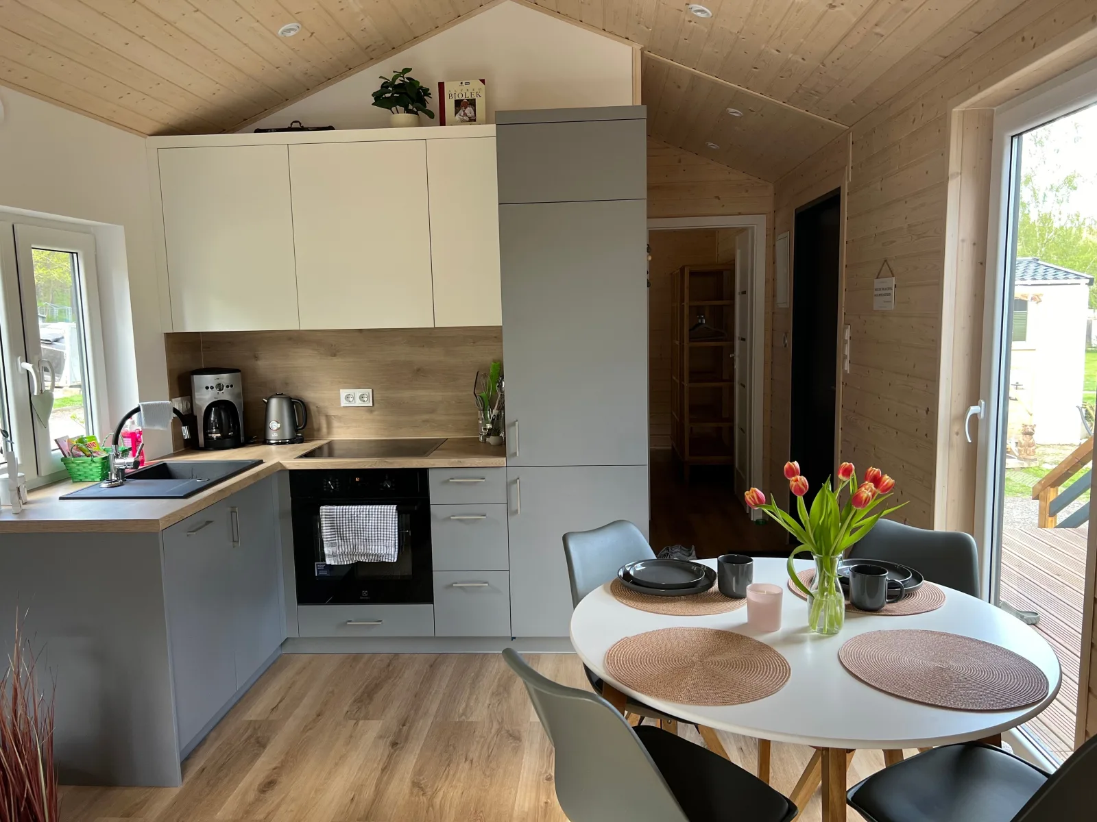 Tinyhouse Frida moderne & stilvolle Auszeit am See | Natur & Ruhe in Stuer (Mecklenburgische Seenplatte) Klima, Grill