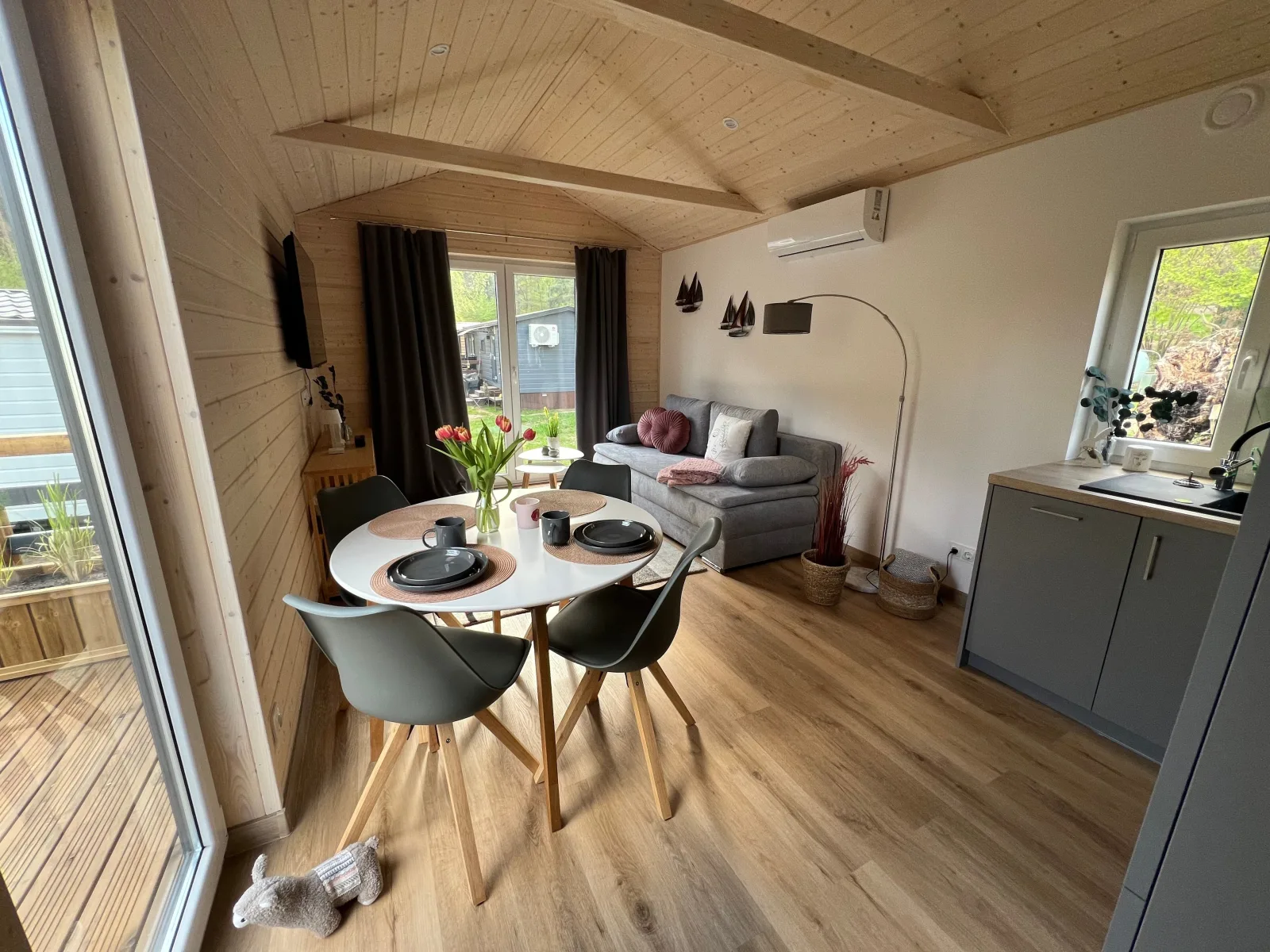 Tinyhouse Frida moderne & stilvolle Auszeit am See | Natur & Ruhe in Stuer (Mecklenburgische Seenplatte) Klima, Grill